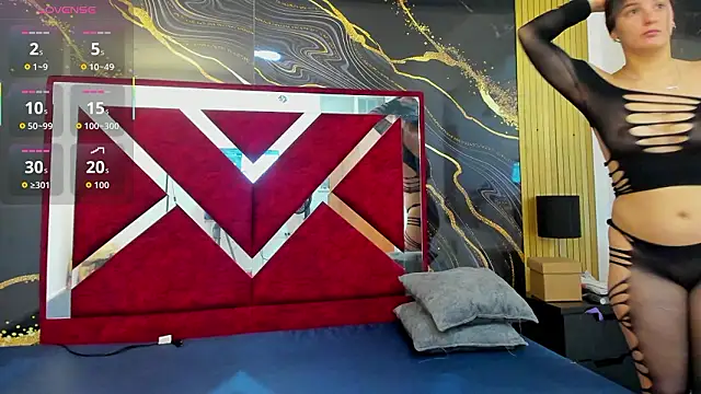 Snapshot of VioletRose_as chatting on 02/16/26, 08:07 VioletRose as online show from 02/16/26, 08:07