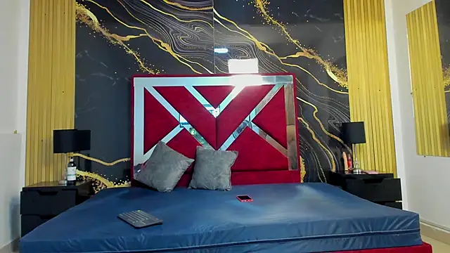 Snapshot of VioletRose_as chatting on 01/12/26, 12:06 VioletRose as online show from 01/12/26, 12:06