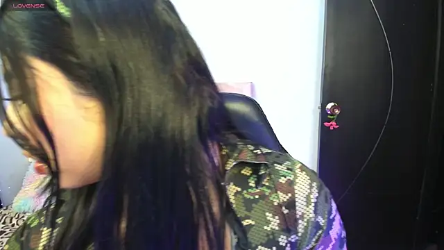 Snapshot of charlotte_queen1320 chatting on 06/08/26, 12:16 charlotte queen1320 online show from 06/08/26, 12:16