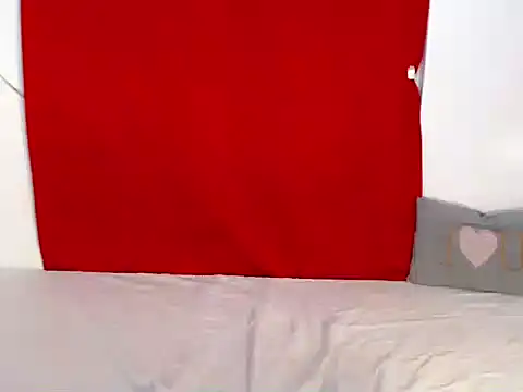 Snapshot of Linseyprats chatting on 10/24/25, 02:10 Linseyprats online show from 10/24/25, 02:10