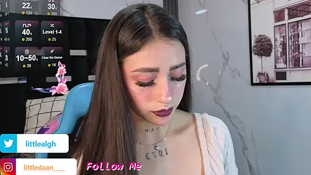 Snapshot of Abril_Velvet_a_ chatting on 09/13/25, 01:00 Abril Velvet a online show from 09/13/25, 01:00