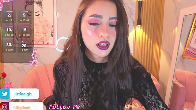 Snapshot of Abril_Velvet_a_ chatting on 09/12/25, 07:57 Abril Velvet a online show from 09/12/25, 07:57