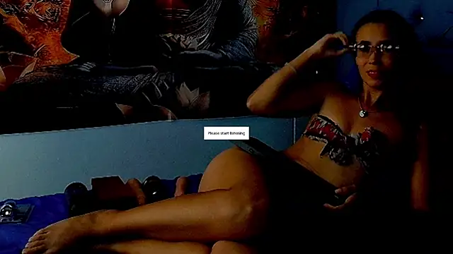 Snapshot of MiaBlaze_ chatting on 01/14/26, 07:39 MiaBlaze online show from 01/14/26, 07:39