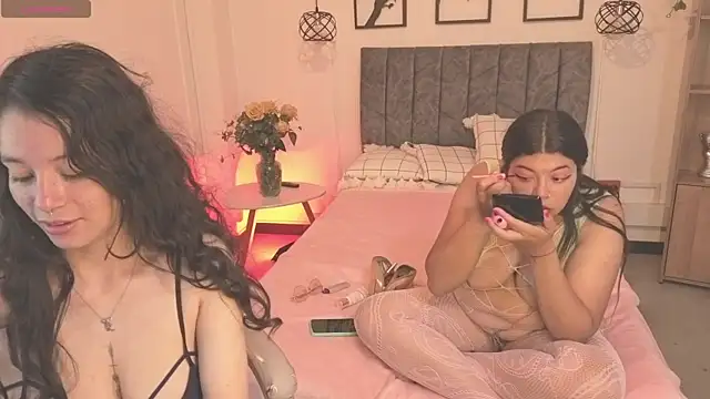 Snapshot of Samantha_blow chatting on 02/21/26, 03:30 Samantha blow online show from 02/21/26, 03:30