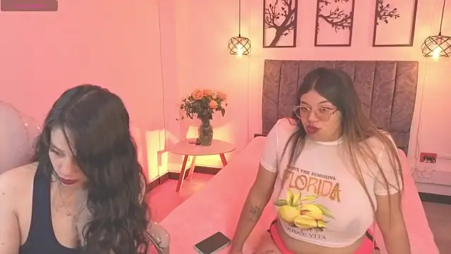 Snapshot of Samantha_blow chatting on 02/17/26, 03:26 Samantha blow online show from 02/17/26, 03:26