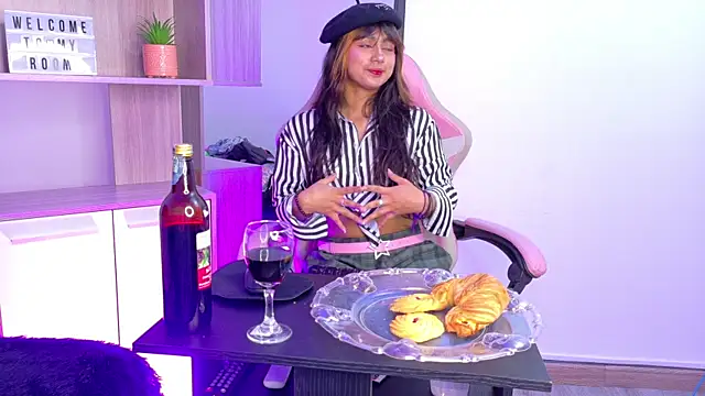 Snapshot of Conejita_420 chatting on 12/18/25, 09:07 Conejita 420 online show from 12/18/25, 09:07