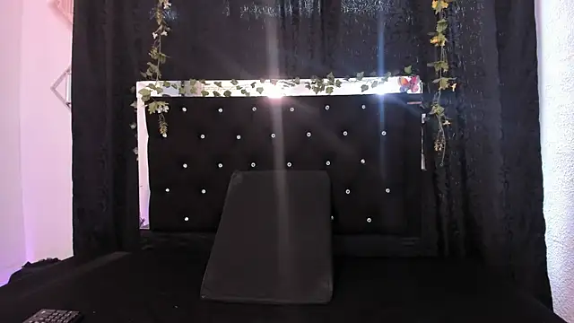 AkariRosetti online show from 11/08/25, 01:14