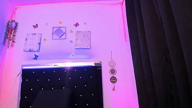 AkariRosetti online show from 10/22/25, 08:19