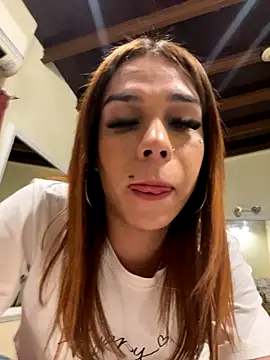 Snapshot of Makaela_Haddad chatting on 10/04/25, 01:07 Makaela Haddad online show from 10/04/25, 01:07