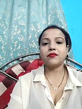 Snapshot of hornypiu697 chatting on 04/13/26, 03:43 hornypiu697 online show from 04/13/26, 03:43