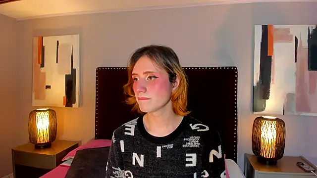 Snapshot of seraphine_star chatting on 02/20/26, 01:13 seraphine star online show from 02/20/26, 01:13