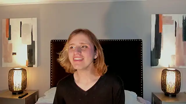 seraphine star online show from 04/18/26, 12:24