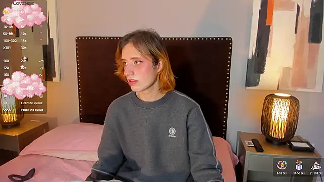 Snapshot of seraphine_star chatting on 02/15/26, 09:36 seraphine star online show from 02/15/26, 09:36