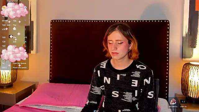 Snapshot of seraphine_star chatting on 02/20/26, 07:32 seraphine star online show from 02/20/26, 07:32