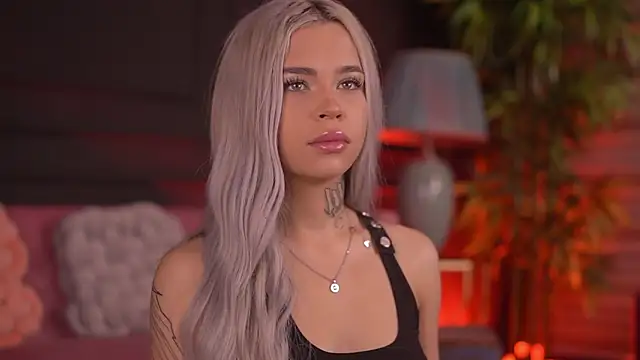 Snapshot of NickyBenz chatting on 11/10/25, 06:57 NickyBenz online show from 11/10/25, 06:57