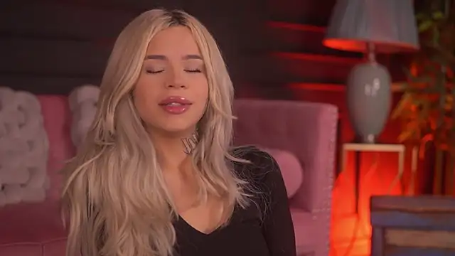 Snapshot of NickyBenz chatting on 11/29/25, 07:14 NickyBenz online show from 11/29/25, 07:14