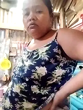 Snapshot of hot_mom13 chatting on 09/27/25, 06:19 hot mom13 online show from 09/27/25, 06:19