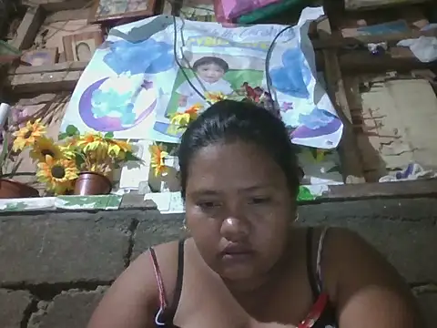 Snapshot of hot_mom13 chatting on 10/04/25, 11:34 hot mom13 online show from 10/04/25, 11:34