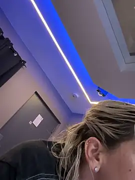 toomuchofafreak online show from 03/05/26, 07:16