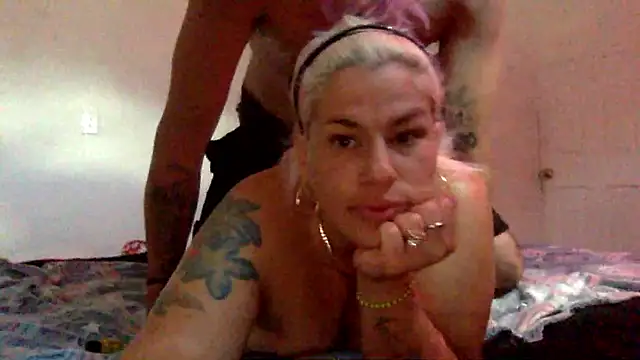 toomuchofafreak online show from 04/28/26, 04:00