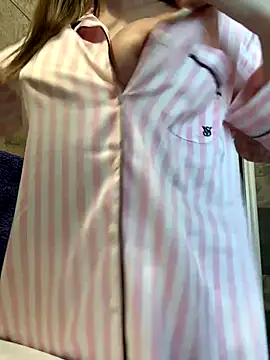 KaseyQuinn  online show from 11/26/25, 09:31