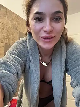 KaseyQuinn  online show from 10/28/25, 05:39