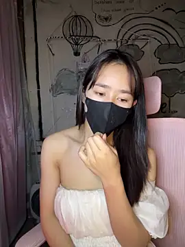 Snapshot of TiNa_04 chatting on 12/16/25, 12:26 TiNa 04 online show from 12/16/25, 12:26