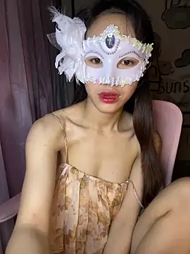 Snapshot of TiNa_04 chatting on 10/09/25, 11:05 TiNa 04 online show from 10/09/25, 11:05