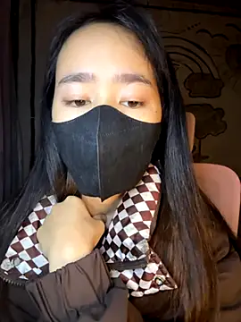 Snapshot of TiNa_04 chatting on 11/04/25, 11:41 TiNa 04 online show from 11/04/25, 11:41