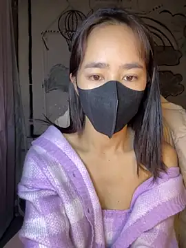 Snapshot of TiNa_04 chatting on 11/22/25, 11:14 TiNa 04 online show from 11/22/25, 11:14