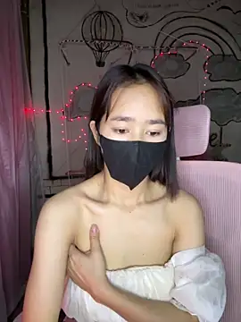 TiNa 04 online show from 12/22/25, 12:11