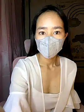 Snapshot of TiNa_04 chatting on 10/16/25, 10:40 TiNa 04 online show from 10/16/25, 10:40