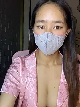 Snapshot of TiNa_04 chatting on 09/22/25, 11:22 TiNa 04 online show from 09/22/25, 11:22