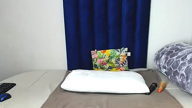 Pinkdollyg online show from 11/24/25, 08:53