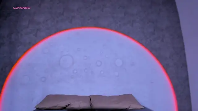 ReinaChloe online show from 11/21/25, 04:06