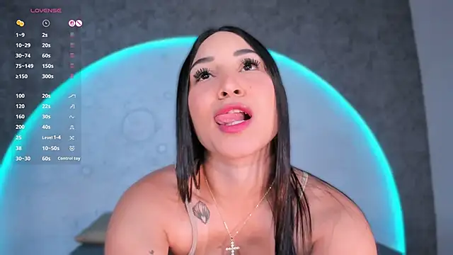 ReinaChloe online show from 03/16/26, 04:32