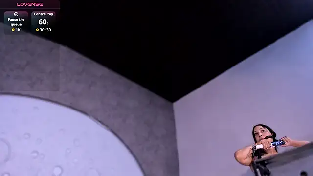 ReinaChloe online show from 02/19/26, 04:04