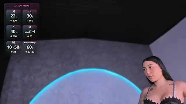 ReinaChloe online show from 03/03/26, 04:14