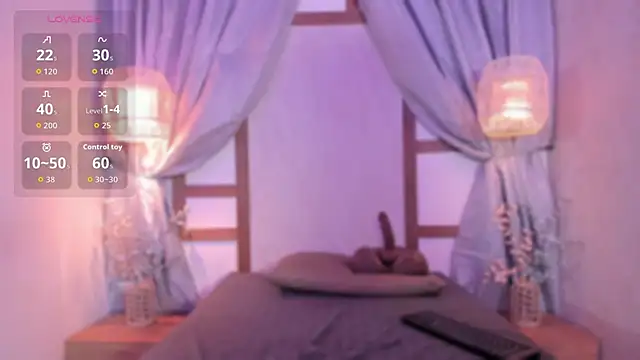 ReinaChloe online show from 03/04/26, 10:56