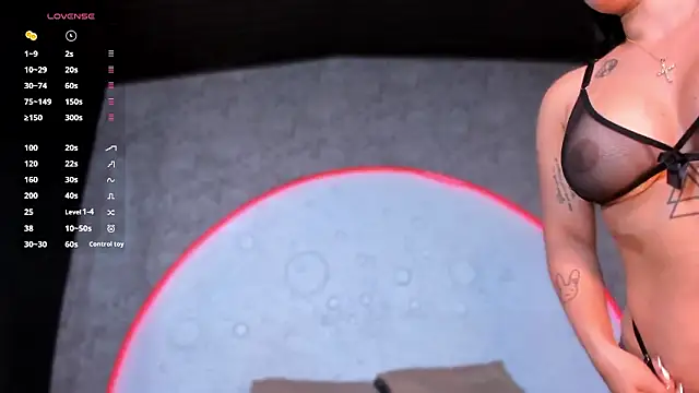 ReinaChloe online show from 03/27/26, 05:14