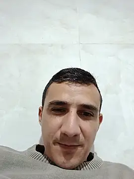 Snapshot of BrunoValen chatting on 07/19/26, 04:32 BrunoValen online show from 07/19/26, 04:32