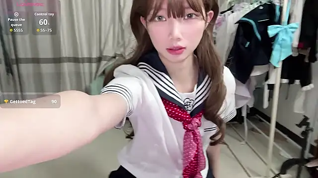 Snapshot of Yiyi-707 chatting on 10/14/25, 11:44 Yiyi-707 online show from 10/14/25, 11:44