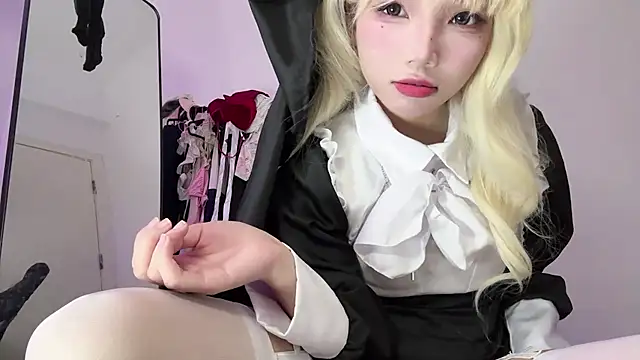 Snapshot of Yiyi-707 chatting on 09/28/25, 10:55 Yiyi-707 online show from 09/28/25, 10:55