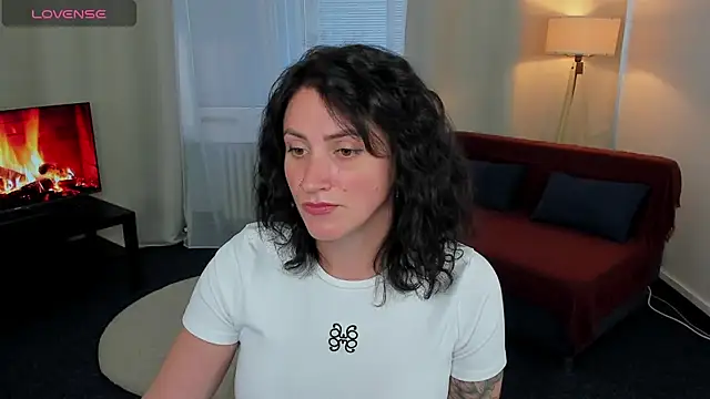 Snapshot of MiaDelrosee chatting on 11/06/25, 01:48 MiaDelrosee online show from 11/06/25, 01:48