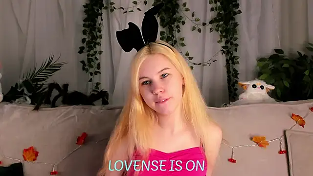 ElizSpieth online show from 10/21/25, 01:27