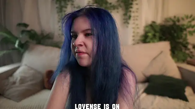 ElizSpieth online show from 12/14/25, 01:45