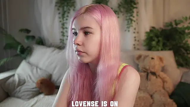 ElizSpieth online show from 12/01/25, 01:28