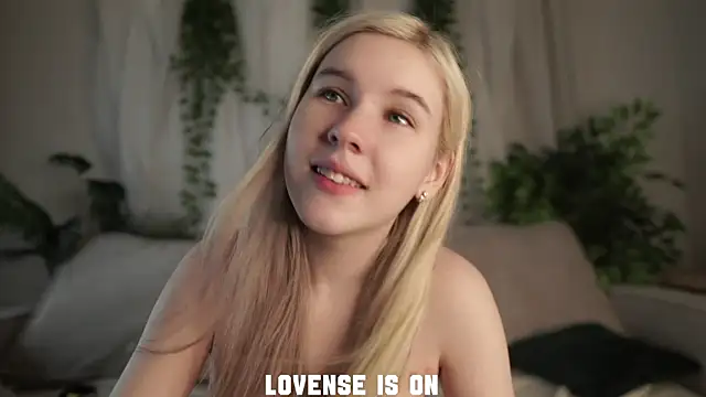 ElizSpieth online show from 11/23/25, 01:54