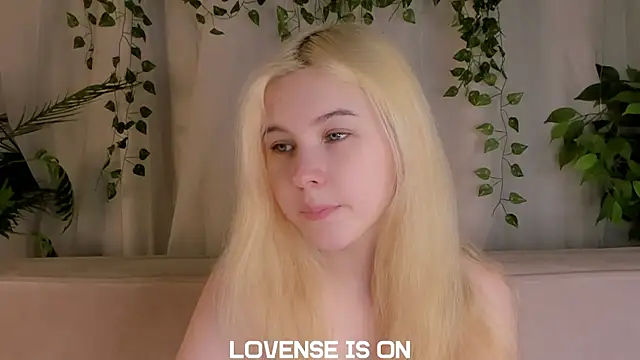 ElizSpieth online show from 11/11/25, 01:33