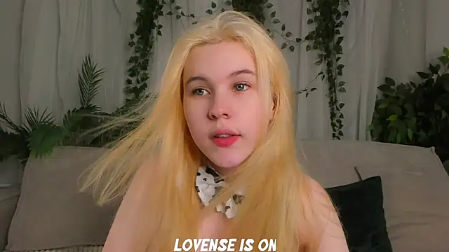 ElizSpieth online show from 10/29/25, 01:21